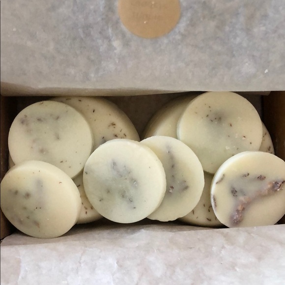 Munio Candela soy wax rounds handmade in Latvia - Picture 1 of 7